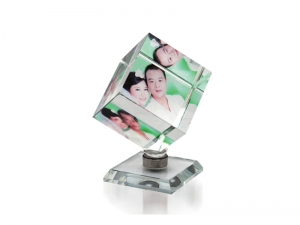 Cube-rotate Shaped UV Crystal
